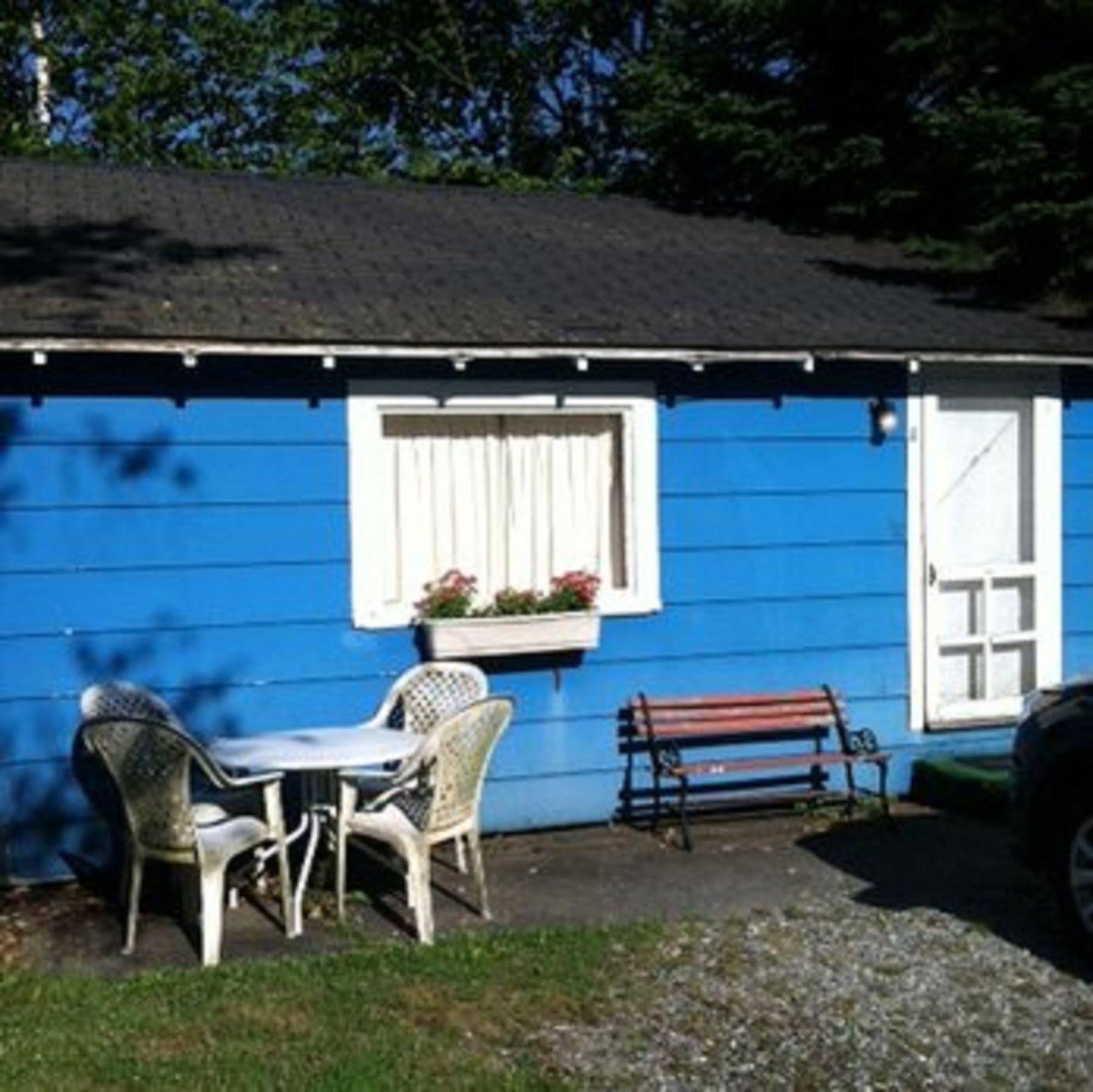 Homestead Motel And Cottages Эллсуорт Экстерьер фото